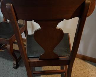 (3) Black bottom side chairs.
20”w 17.5”d 28.5”t
$ 180.00 set