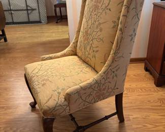 Ethan Allen ,Beige floral side chair. 
23.5”w 22”d 43.5”t little wear.