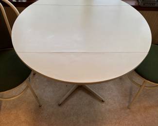 3 piece kitchen set drop leaf table and 2 chairs.
Table: 36”diameter 28.75”t  21.5” deep when dropped. Chairs: 17”w 16.5”d 34”t
$ 180.00