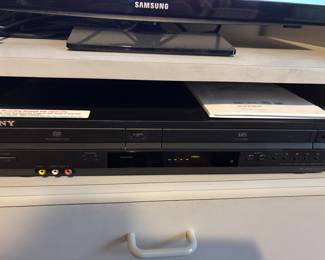 Sony DVD/ VHS player 