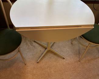 3 piece kitchen set drop leaf table and 2 chairs.
Table: 36”diameter 28.75”t  21.5” deep when dropped. Chairs: 17”w 16.5”d 34”t
$ 180.00