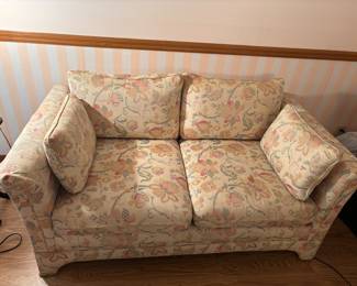 Beige Floral Loveseat
62”w 35”d 30”t
$ 150.00