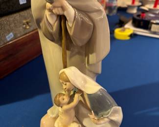 Lladro #1499 “Blessed Family” 10” t 5” w no box
