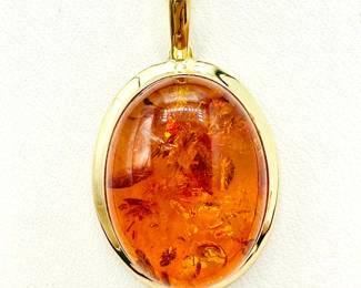 14KT Yellow Gold Amber Oval Pendant And Chain Jewelry