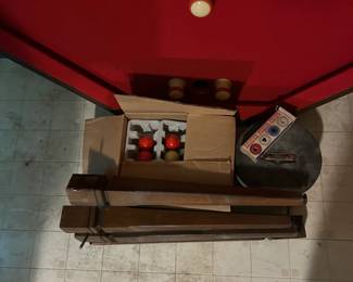 legs and pool balls for table and poker chips in case 