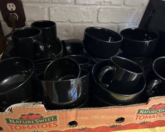 black dinnerware