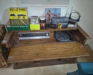 Records including a large amount of 45s 