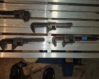Vintage Ford wrenches 