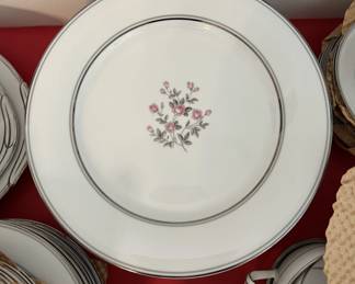 Here is a detail of the Noritake Stanton pattern on the plates.