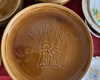 Here is a detail photo of the Wheat Franciscan plate, as an example.