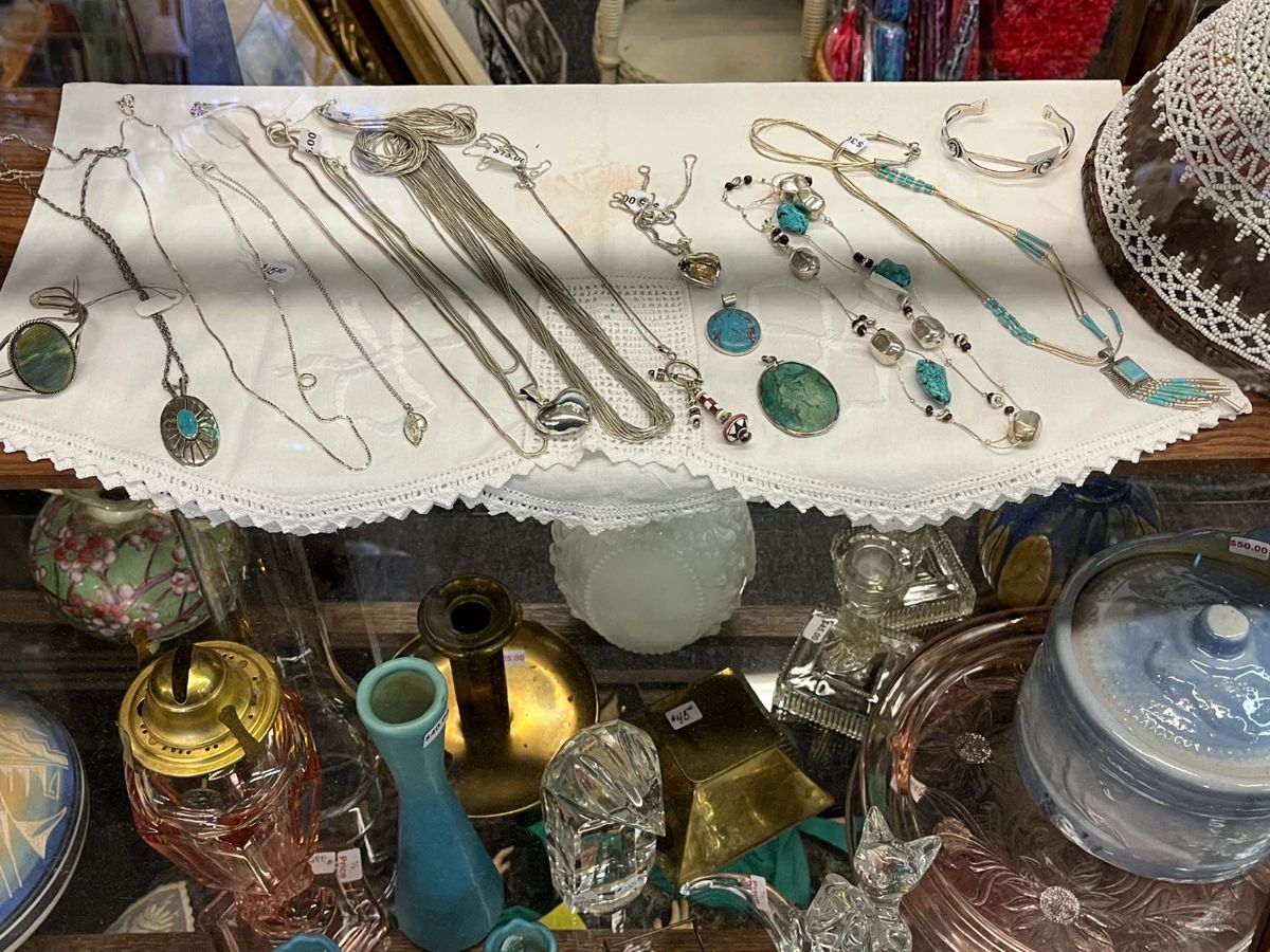 Estate Sale by Pam Store Sale in Springfield, OR starts on 1/30/2025