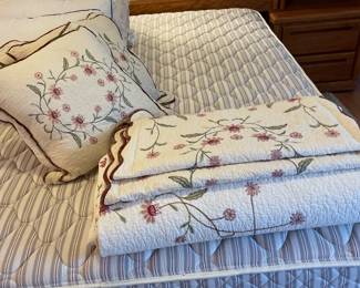 Quilted Bedding Set - King Size.  Coverlet, 2 Shams, 2 Pillows