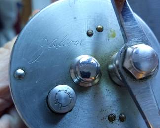 Fishing reel