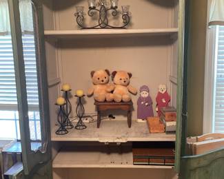 Open view - decorative cabinet