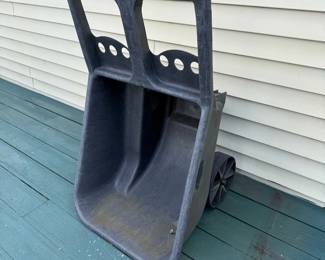Garden wheel barrow