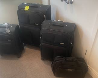 Nice set of Samsonite luggage 