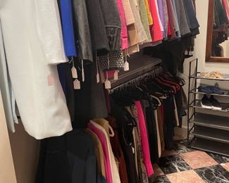Other side of the ladies closet 