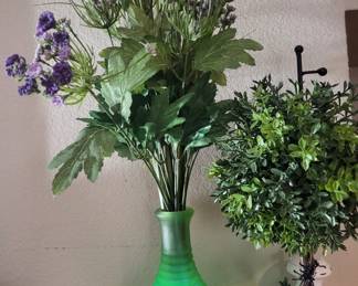 VINTAGE 1930s FRIGIDAIRE GREEN URANIUM GLASS REFRIGERATOR BOTTLE ,Vase,Jar 9"
