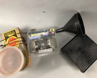 Lot 23 | Vtg. Vibra Tekt Reloading Stand & More
