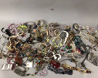 Lot 159 | Lot Of Jewelry
