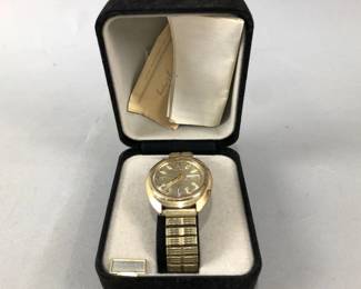 Lot 32 | Vtg. Seiko EL-370
