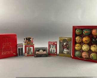 Lot 224 | Lot of Christmas Ornaments
