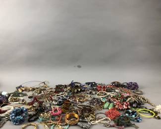 Lot 165 | Lot Of Jewelry
