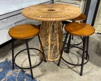 Table and Bar Stools Orlando