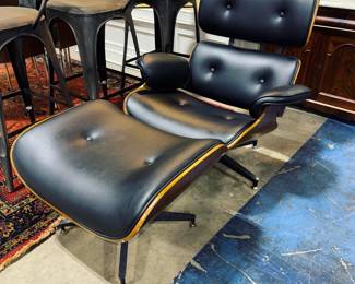Modern Chair Orlando Estate Auction