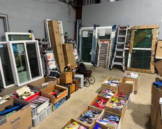 Box Lots of misc household Item and Decor Orlando Estate Auction