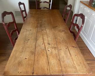 Gorgeous solid wood dining table with drawers