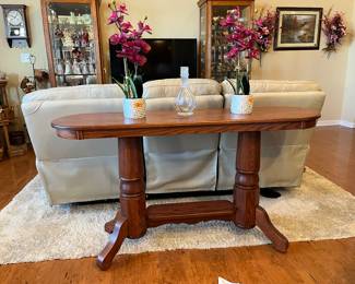 Very nice oak sofa table.
Please note- TV is not for sale.