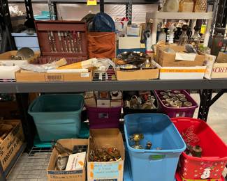 Silverware, metal decor, brass items