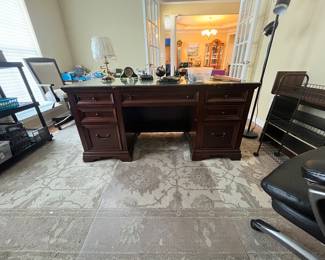 Nice office desk with glass top