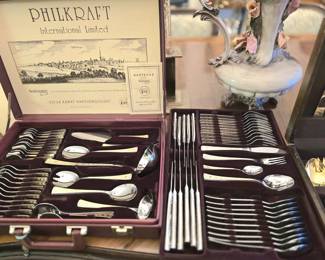 Silverware set by Philkraft International Limited Solingen 23/24 karat Hartvergoldet made in Germany  - looks new! 