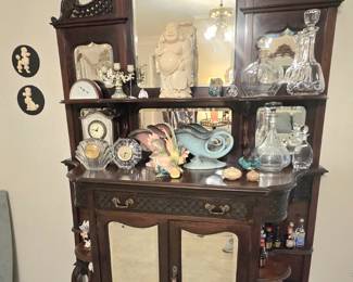 Beautiful antique mahogany mirrored etagere/sideboard