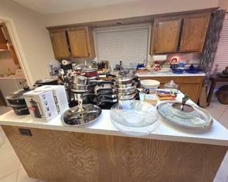 Large choice of pots & pans, cookware, and other kitchen items