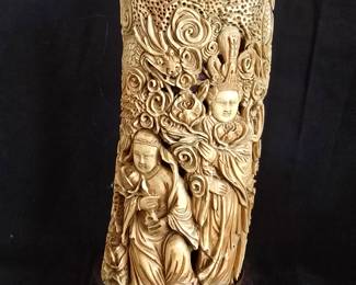 Asian/Oriental carving on wood base
