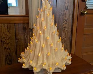 Vintage Ceramic Lava Color Changing Christmas Tree