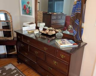 Unique Furniture Co. Dresser with Mirror