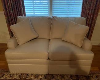 Ethan Allen loveseat - like new 