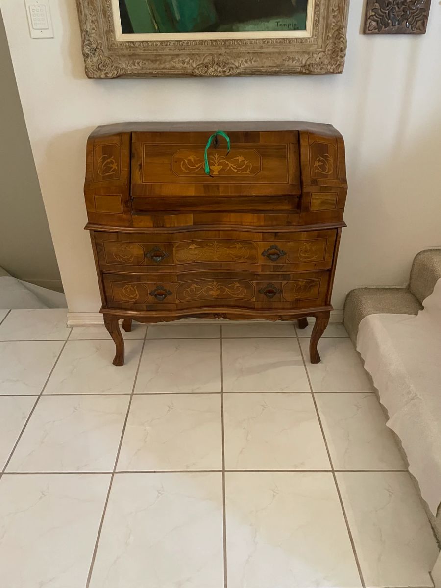 Bombe Baroque French Regency antique desk 