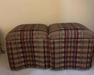 Set of 2 footstools 