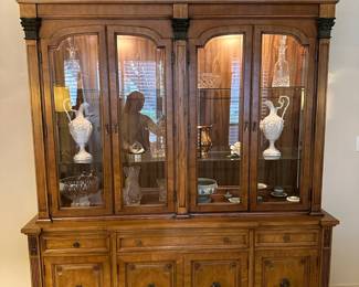 Thomasville wood china cabinet with light up display case. 74" l x 53" w x 20" d 
