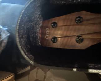 Ono stringed instrument