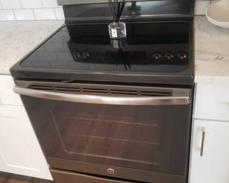 GE electric range is 30" wide