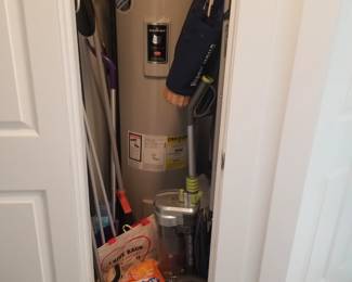 40-gallon ELECTRIC hot water heater