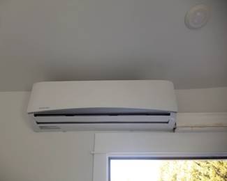 Mini-split AC system with one head