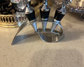 Wine stopper holders