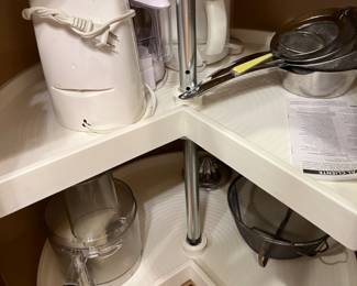 Small appliances and kitchen gadgets